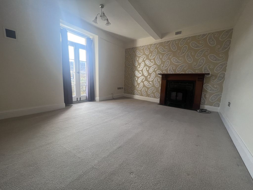 Property photo 3 of 9 C