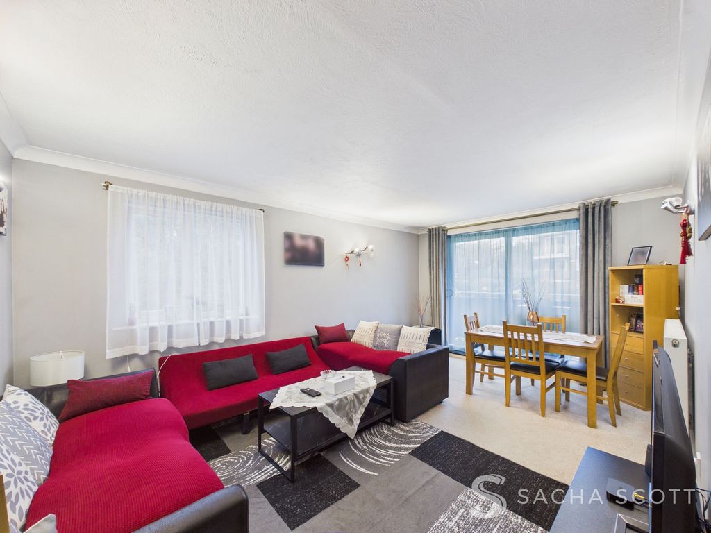 Property photo 2 of 17 Lounge / Diner