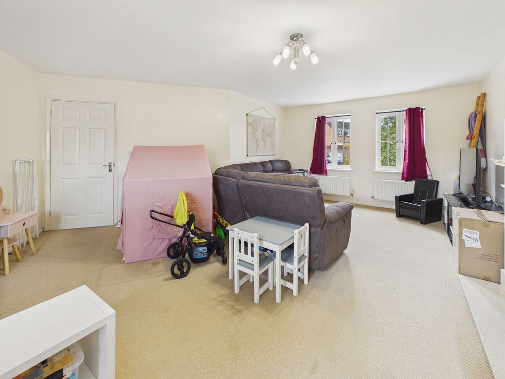 Property photo 3 of 18