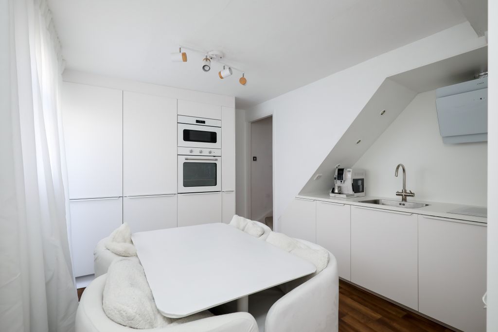 Property photo 3 of 12 Img_4027
