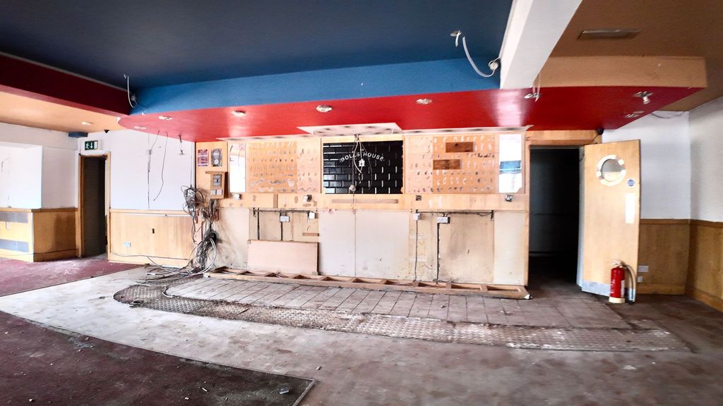 Property photo 2 of 45