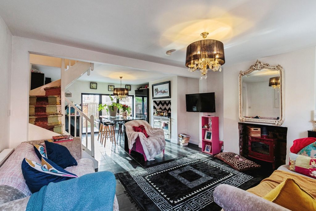 Property photo 2 of 19 Pbox-Img.Jpg