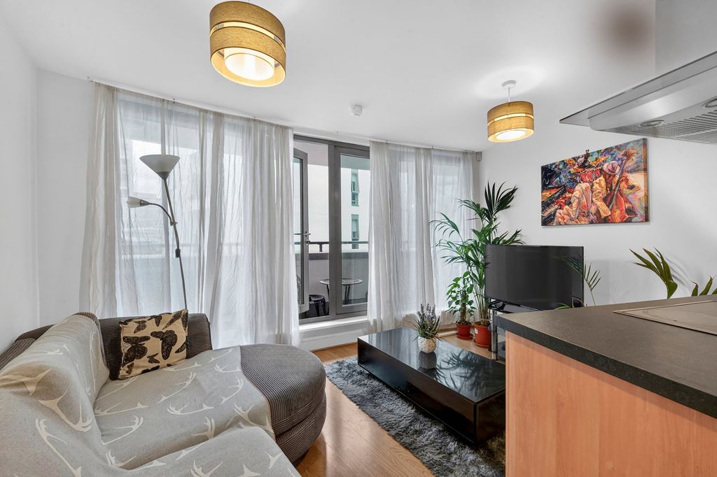 Property photo 1 of 8