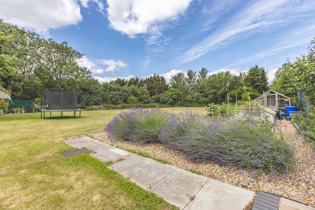 Property photo 3 of 24