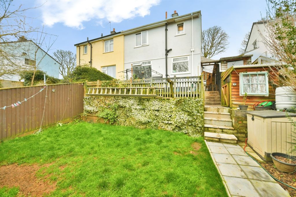 Property photo 2 of 20