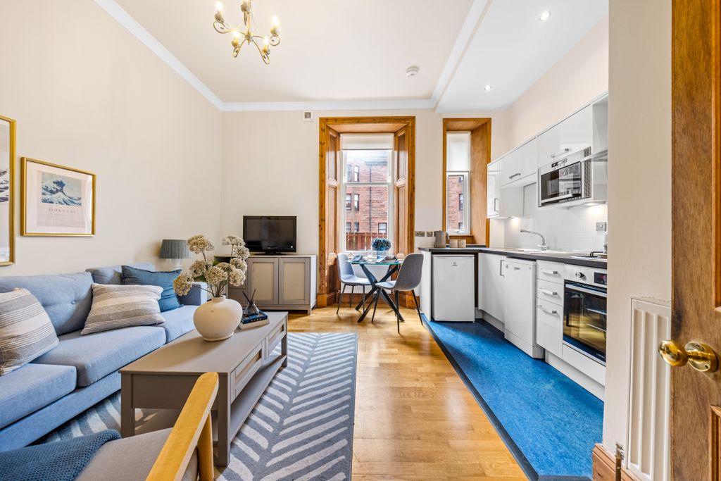 Property photo 2 of 17 38Garrystreet3