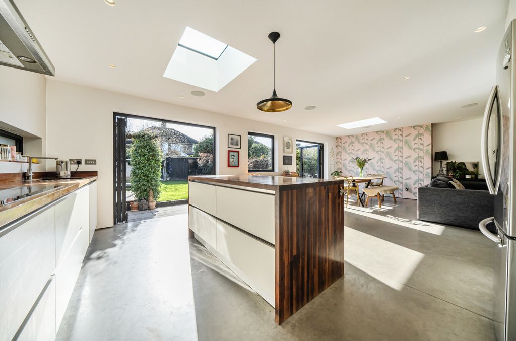 Property photo 3 of 20 1419963-25-699F4B...