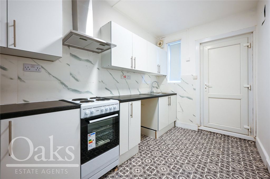 Property photo 2 of 8 Picture No. 16