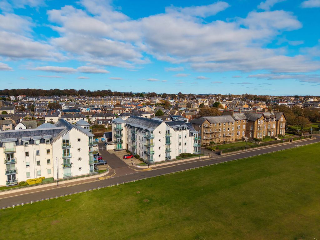 Property photo 3 of 28