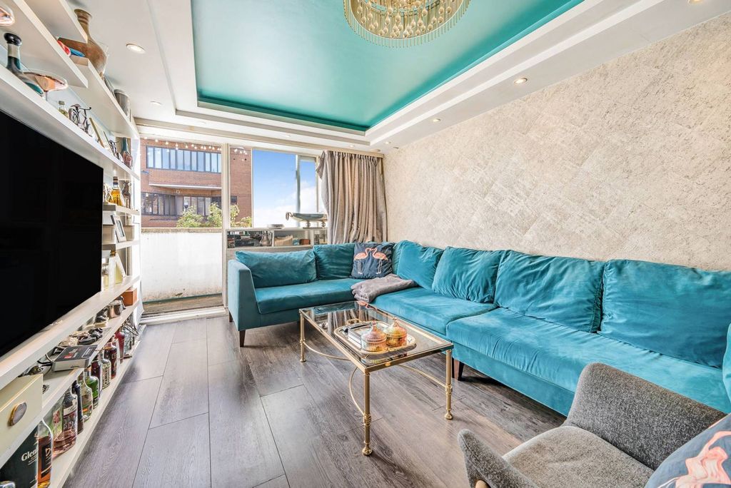 Property photo 3 of 12