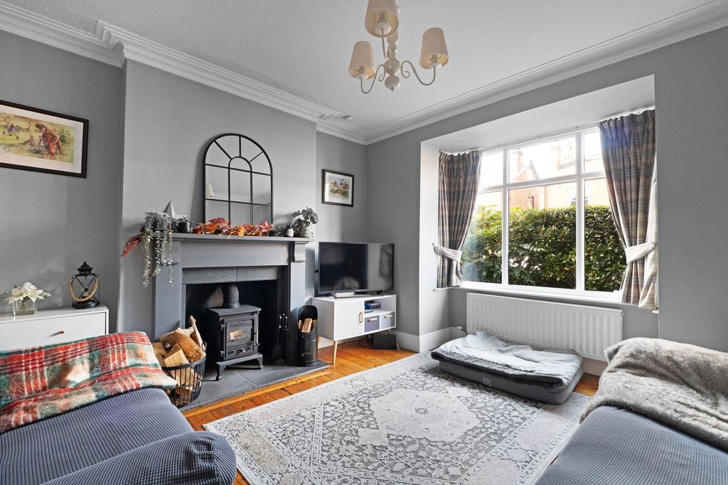 Property photo 3 of 34