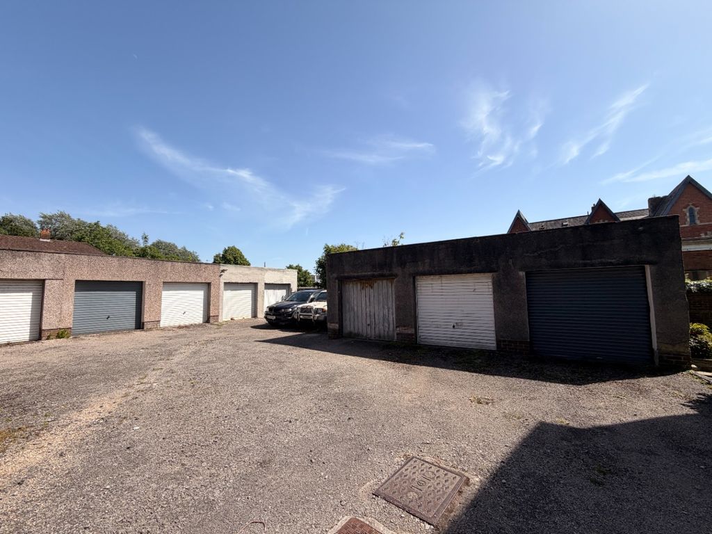Property photo 1 of 8 5195720