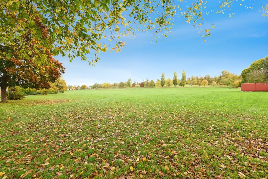 Property photo 2 of 14 Photo