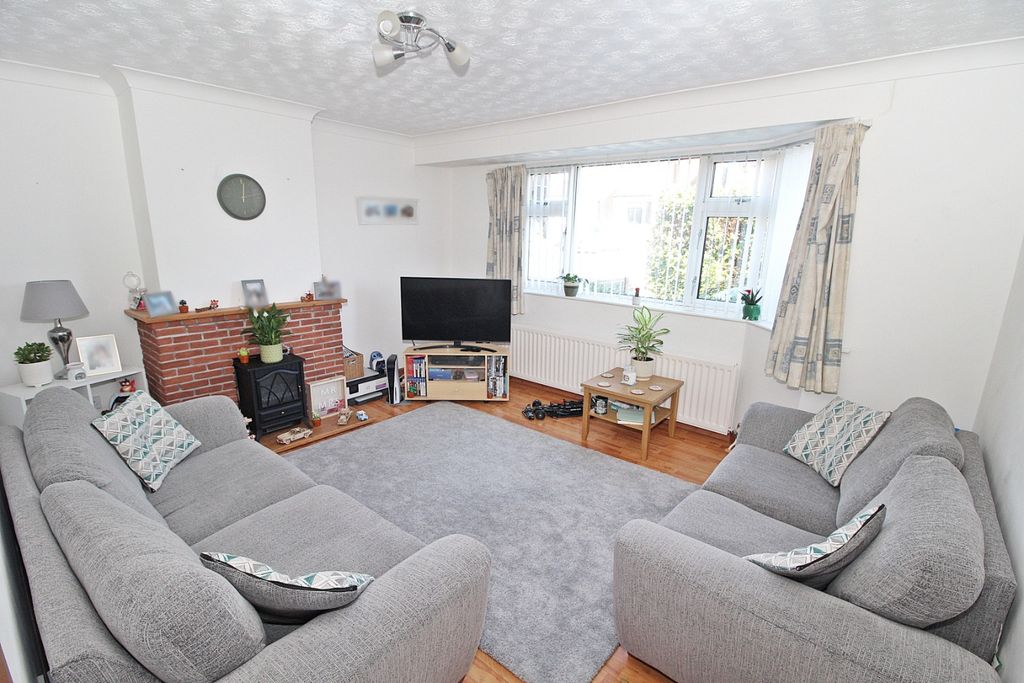 Property photo 2 of 12 4789522