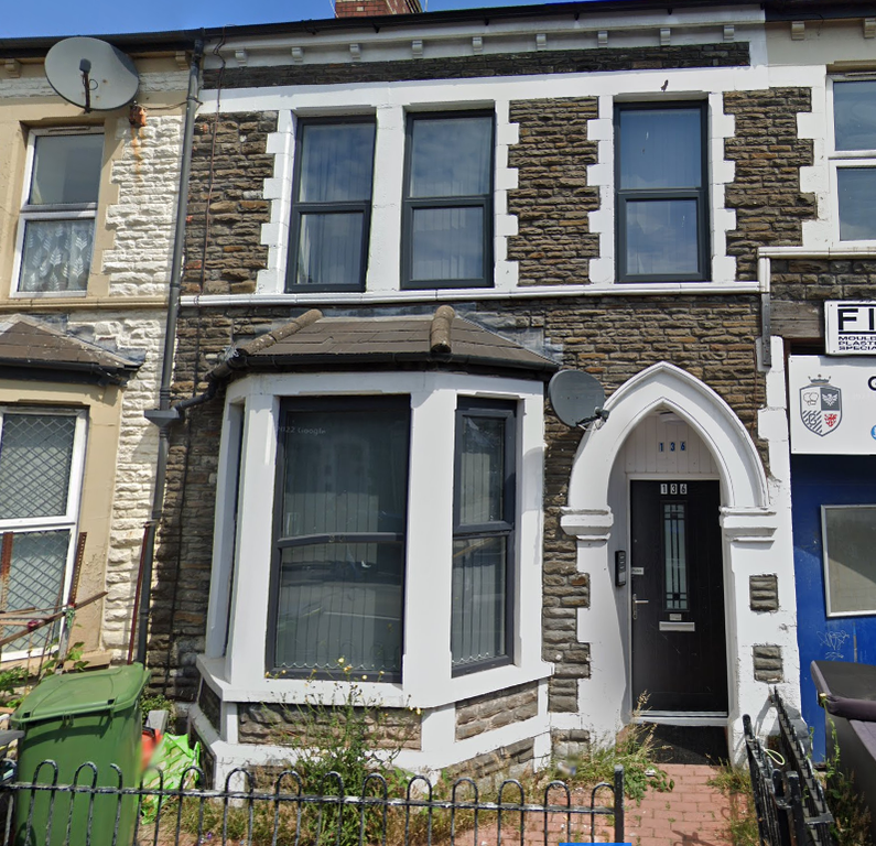 5 bed terraced house for sale Riverside