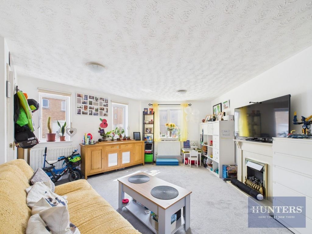 Property photo 2 of 15 Living Room