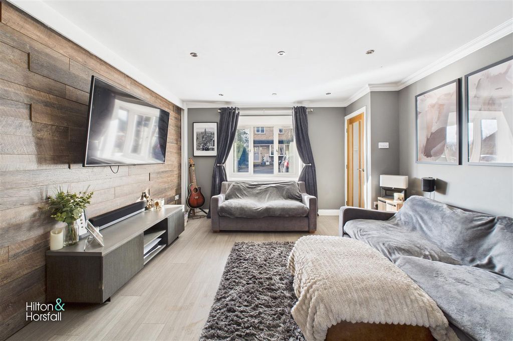 Property photo 2 of 14 St Michaels Court