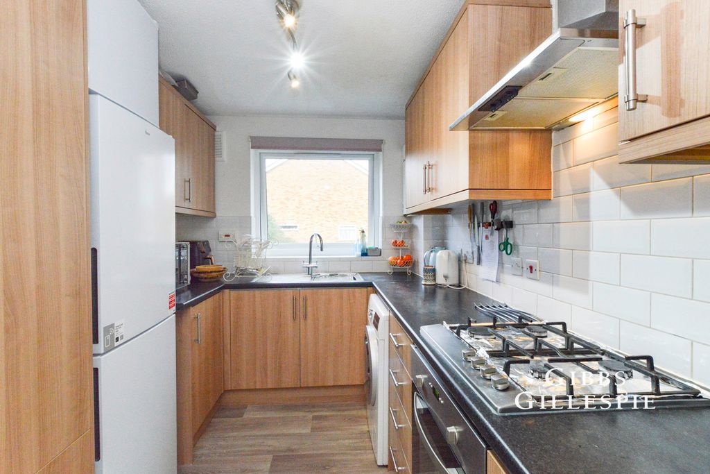 Property photo 3 of 10 Photo