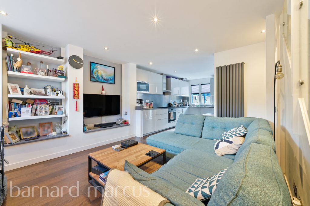 Property photo 1 of 8 Reception Room