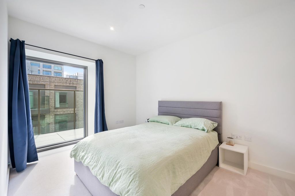 Property photo 3 of 14