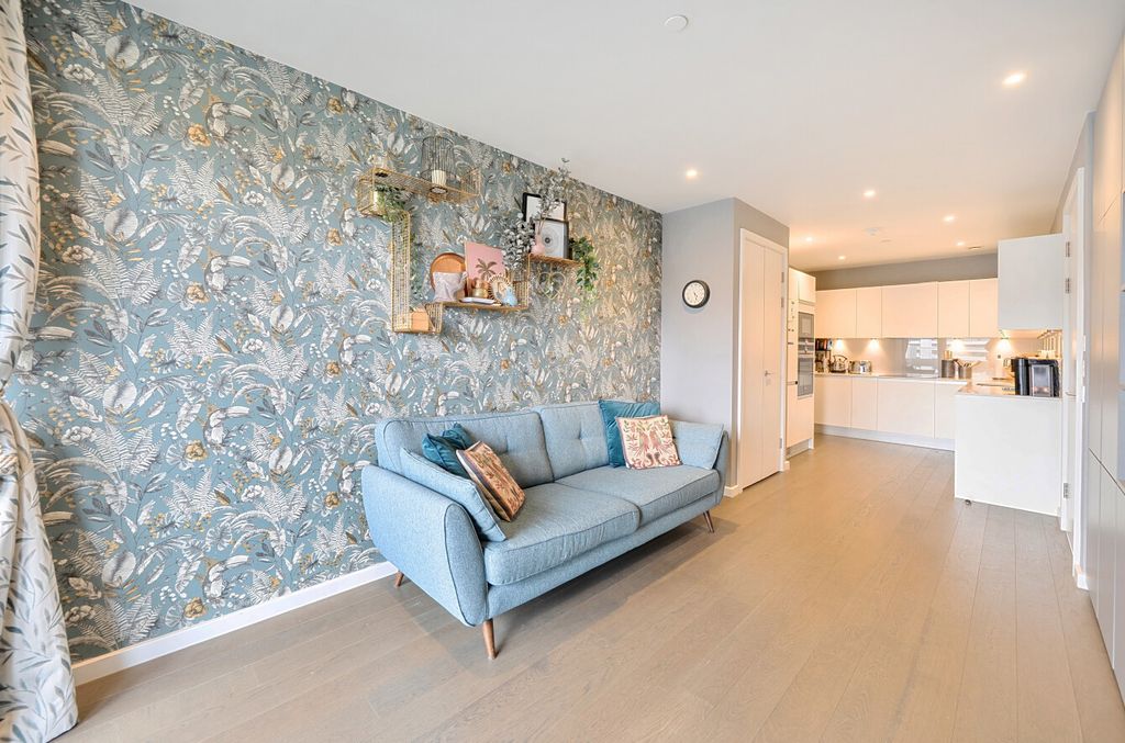 Property photo 1 of 16 1459069-7-6A01Fa4...