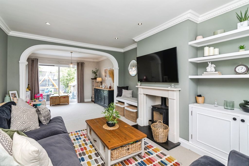 Property photo 3 of 17