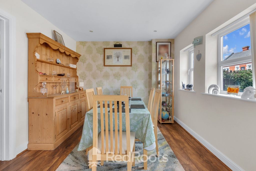 Property photo 3 of 33 4137935