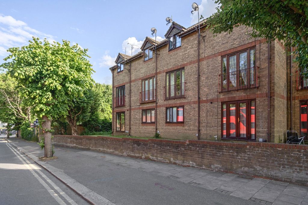 Property photo 1 of 15 External