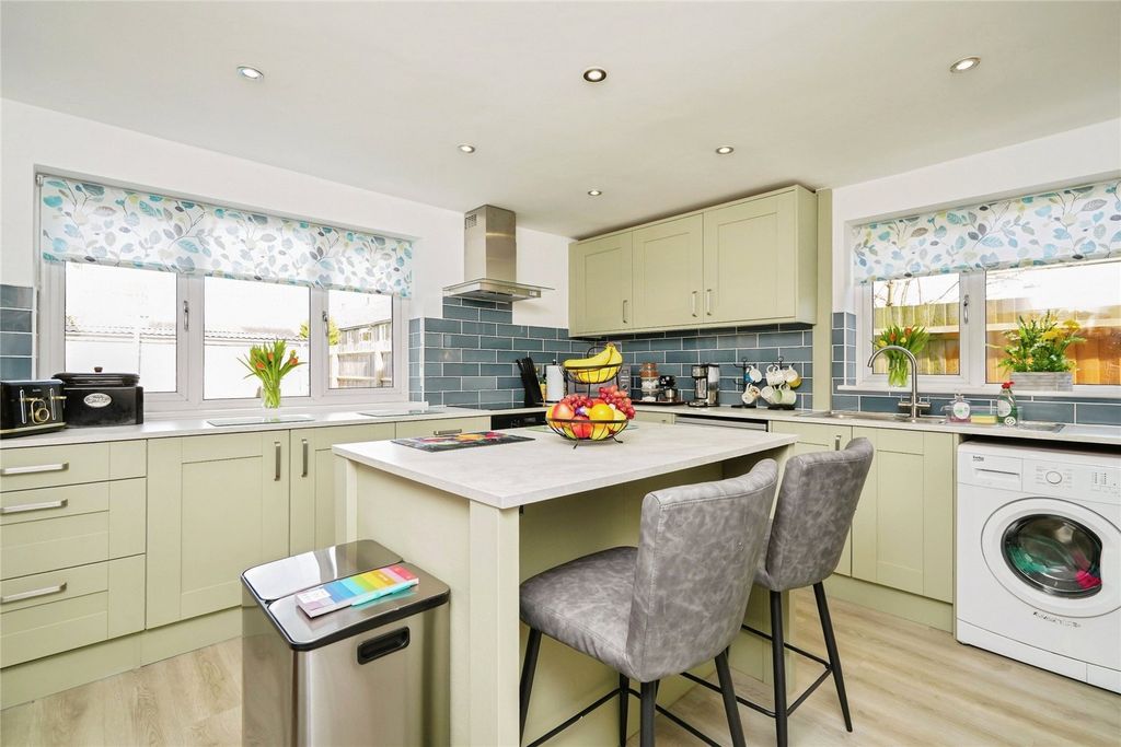 Property photo 3 of 27 Picture No. 13