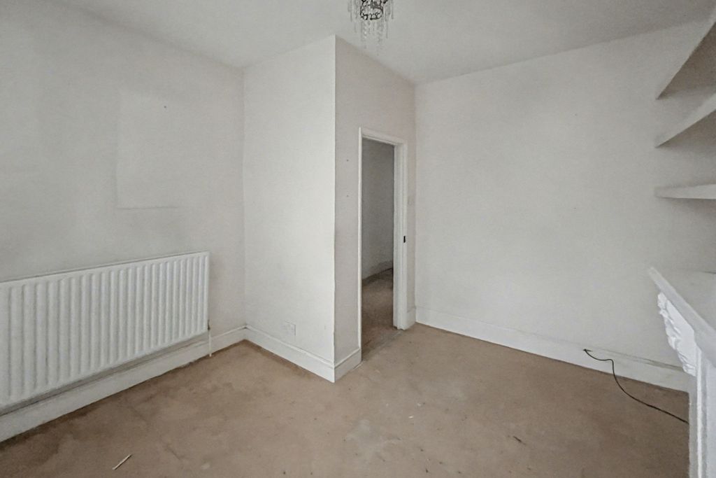 Property photo 3 of 15 Flat A, 25 Trevor Road, Wimbledon, London, Sw19 3Pw