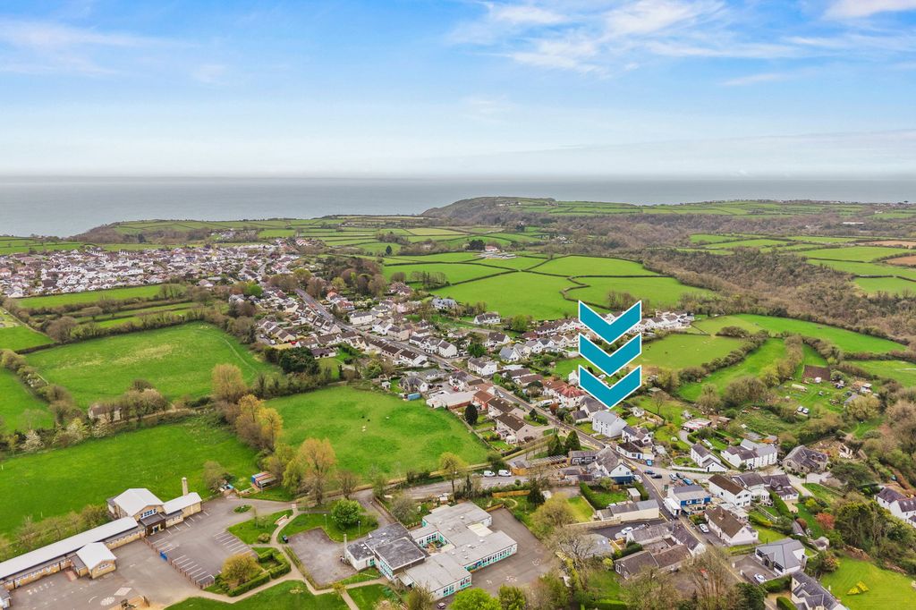 Property photo 3 of 34