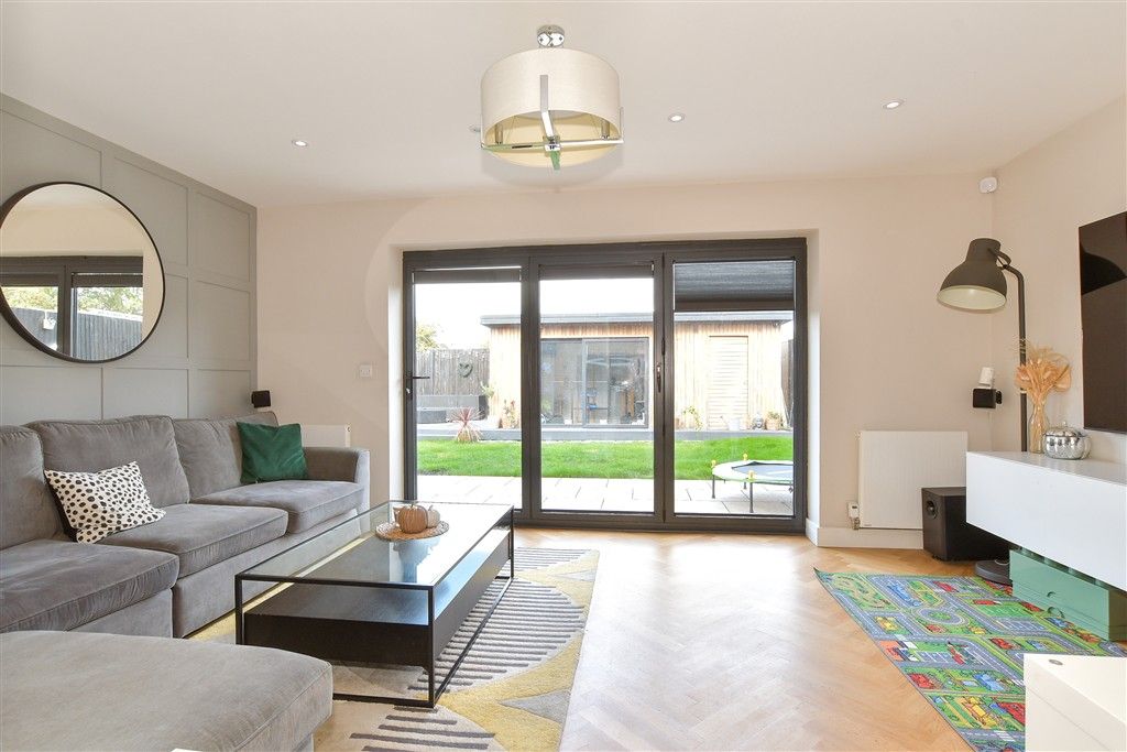 Property photo 1 of 11 Lounge