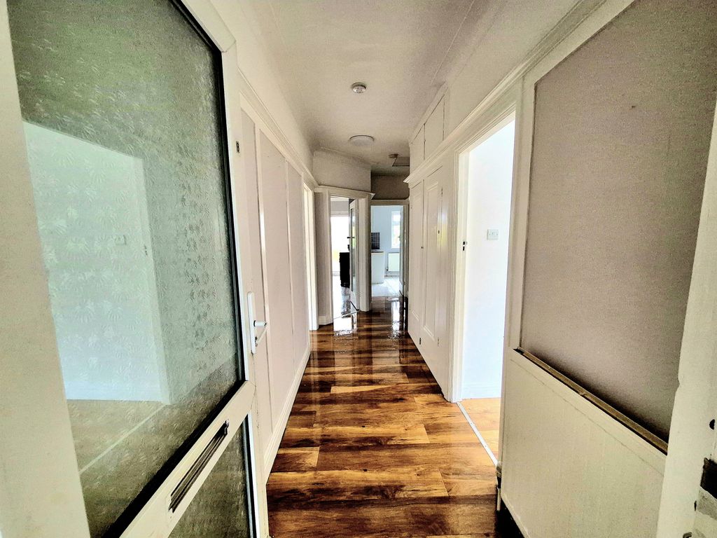 Property photo 2 of 12 Gallery