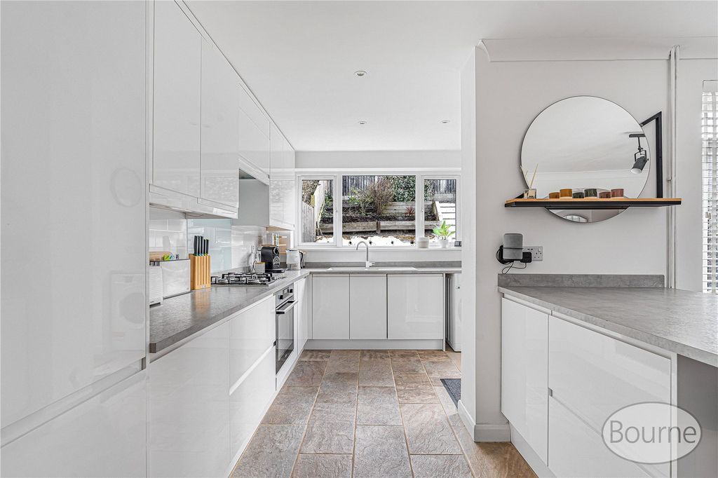 Property photo 3 of 25 Picture No. 35