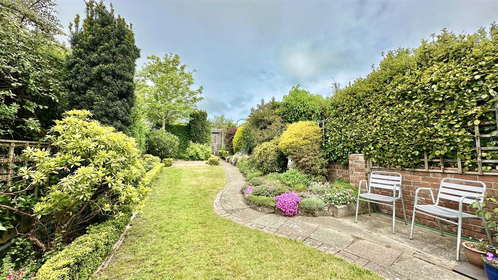 Property photo 3 of 25