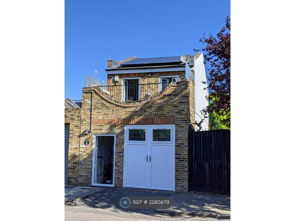 Property photo 1 of 10 House From Street