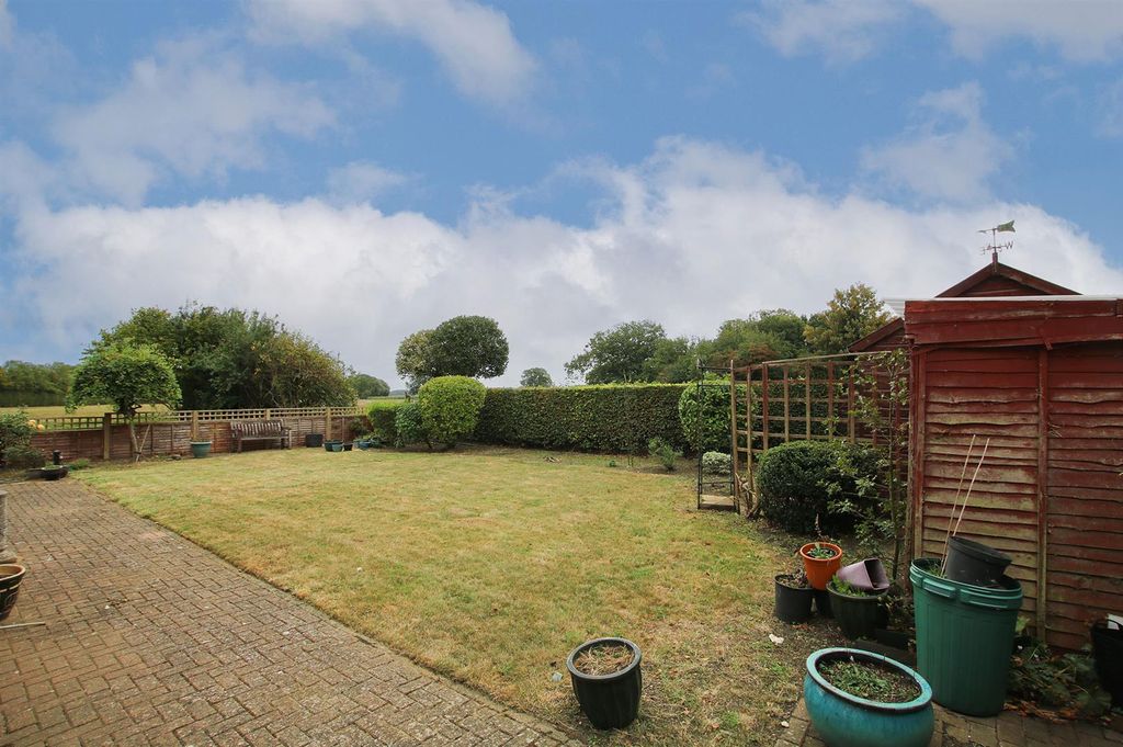 Property photo 2 of 16 Garden.Jpg