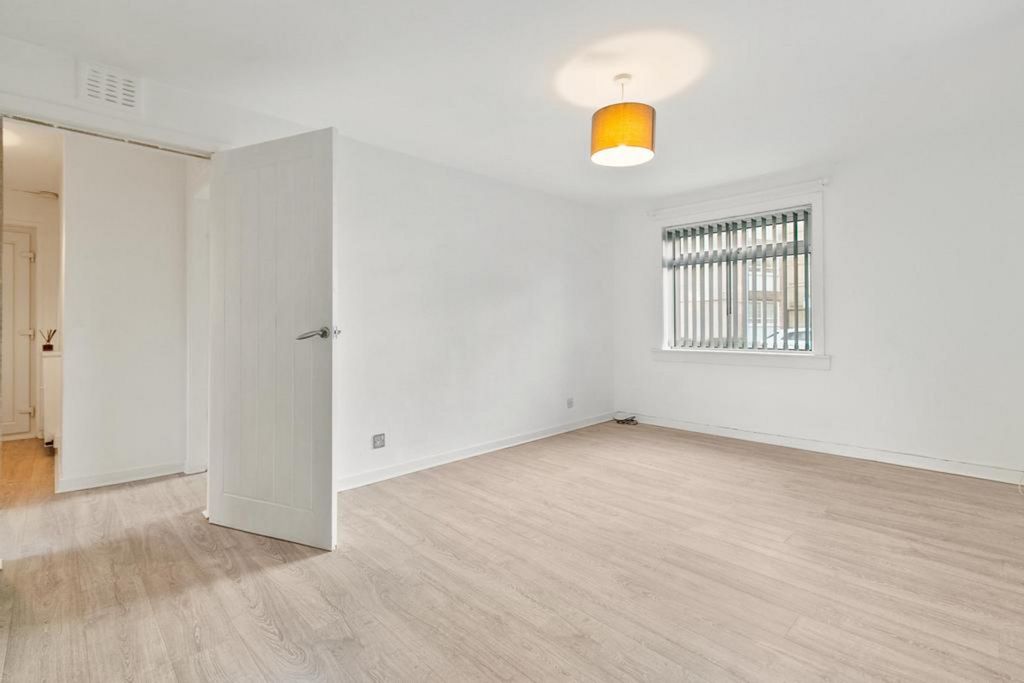 Property photo 3 of 25