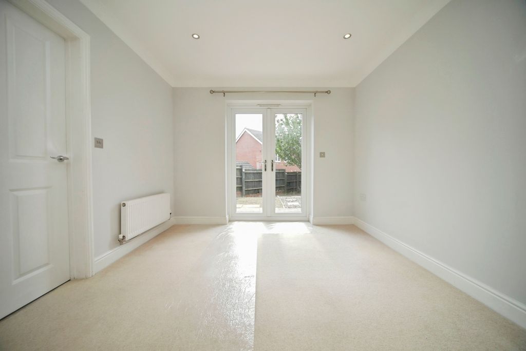 Property photo 3 of 17 Pbox-Img.Jpg