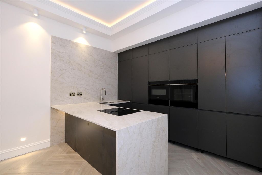 Property photo 2 of 14 Image