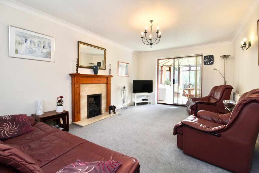 Property photo 2 of 23