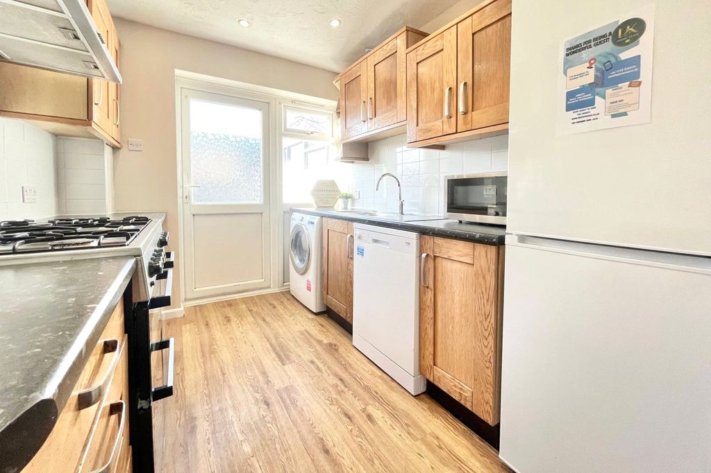 Property photo 2 of 12 Picture No. 10