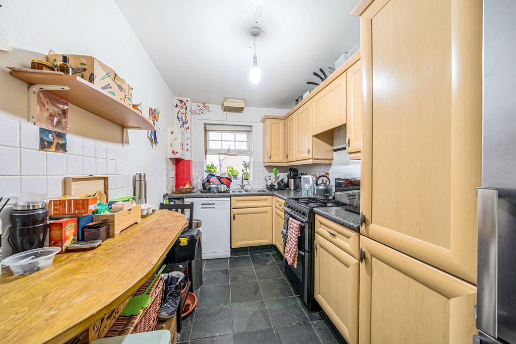 Property photo 3 of 14 1393042-12-694405...