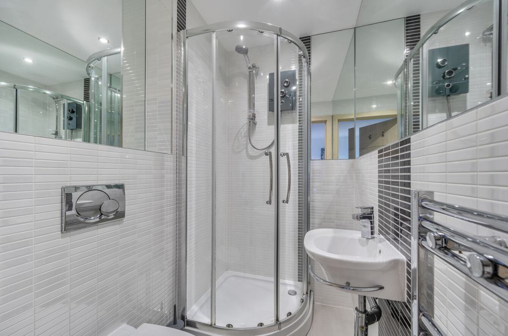 Additional image 12 of 2 bed flat for saleThe Creekside, Looe, Cornwall PL13
