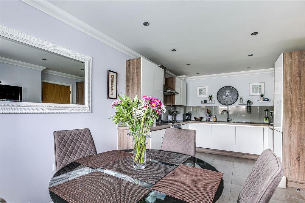 Property photo 2 of 10 7.Jpg