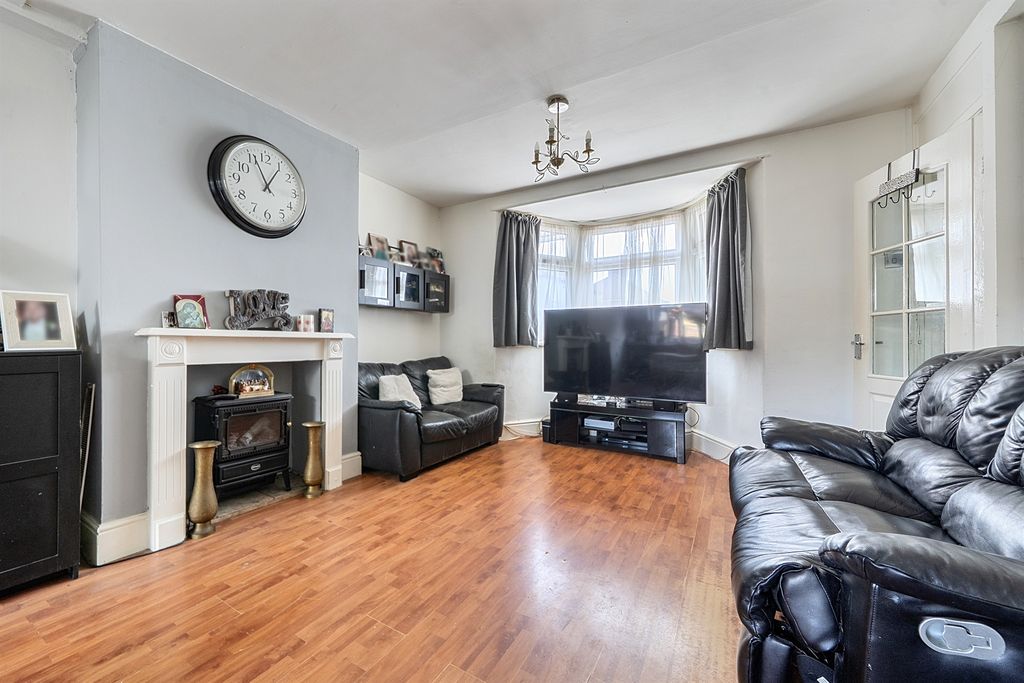 Property photo 3 of 12