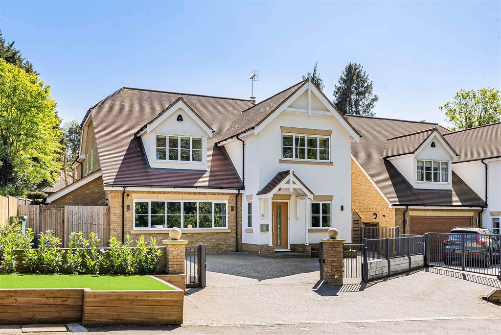Additional image 5 of 4 bed detached house for saleBullocks Lane, Hertford SG13