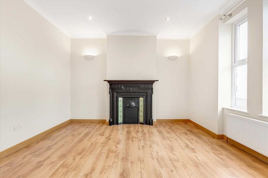 Property photo 2 of 8 Bedroom 1