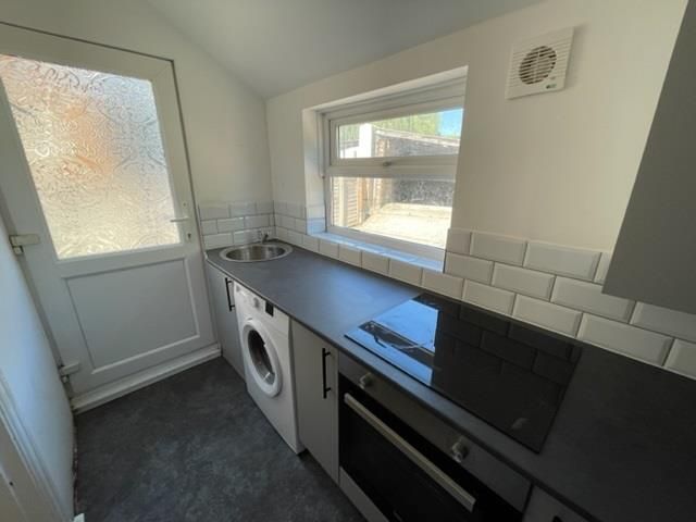 Property photo 3 of 12 Kitchen x2.Jpg