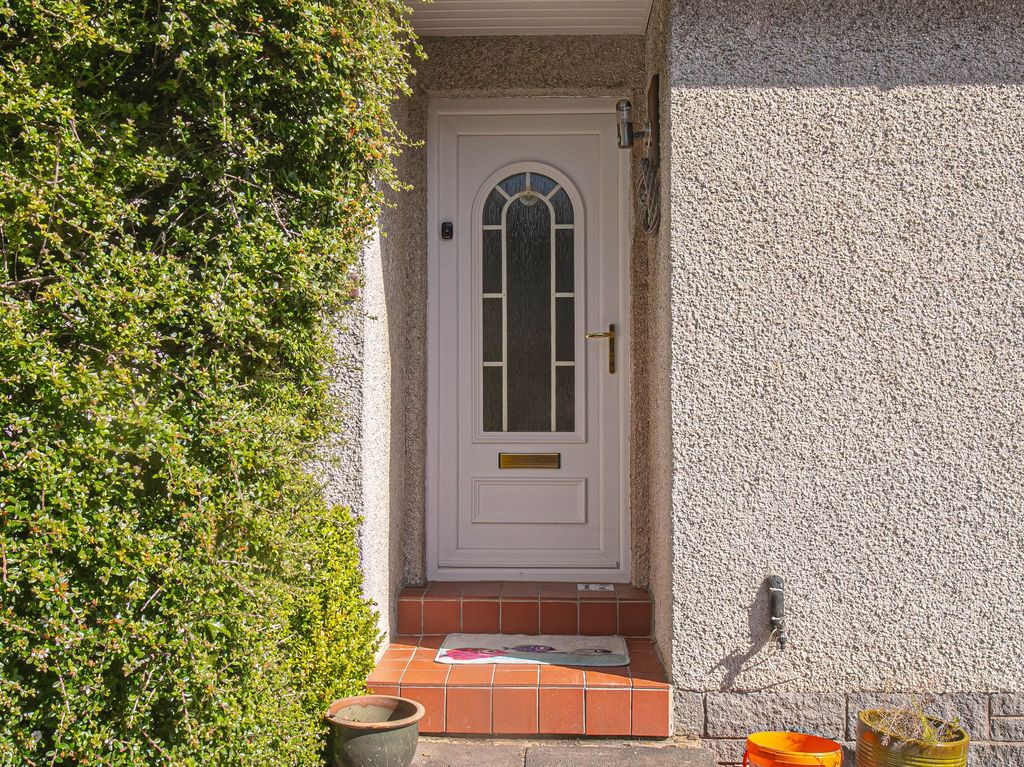 Property photo 3 of 33